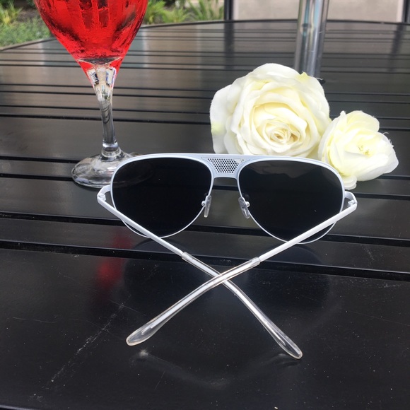 “Lauren” Oversized Celebrity Aviators - Picture 4 of 4